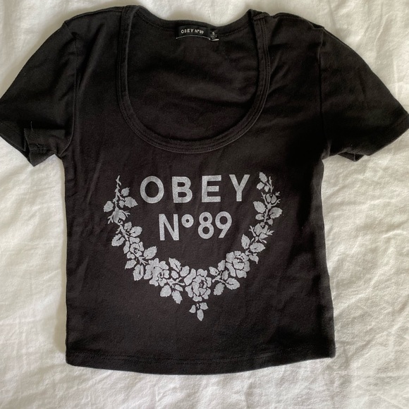 Obey crop top - Picture 1 of 2